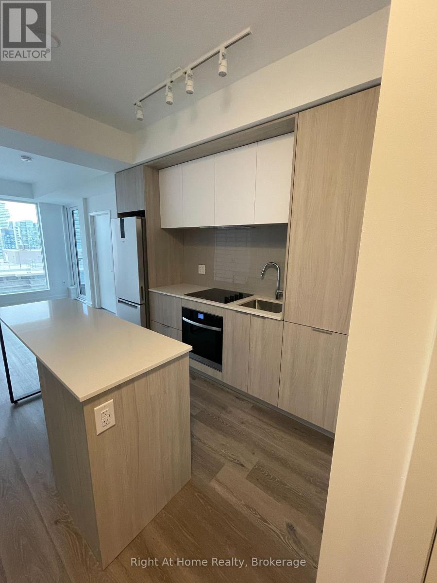 3905 - 395 Square One Drive, Mississauga, Ontario  L5B 0P6 - Photo 5 - W12647342