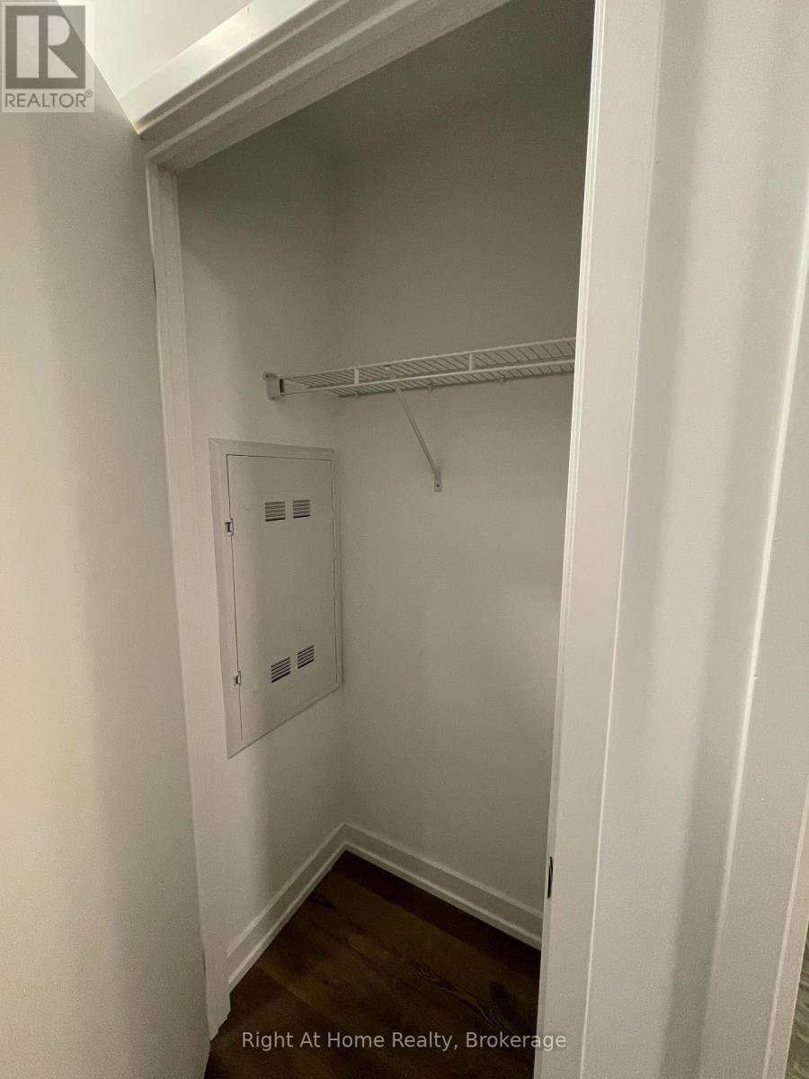 3905 - 395 Square One Drive, Mississauga, Ontario  L5B 0P6 - Photo 9 - W12647342