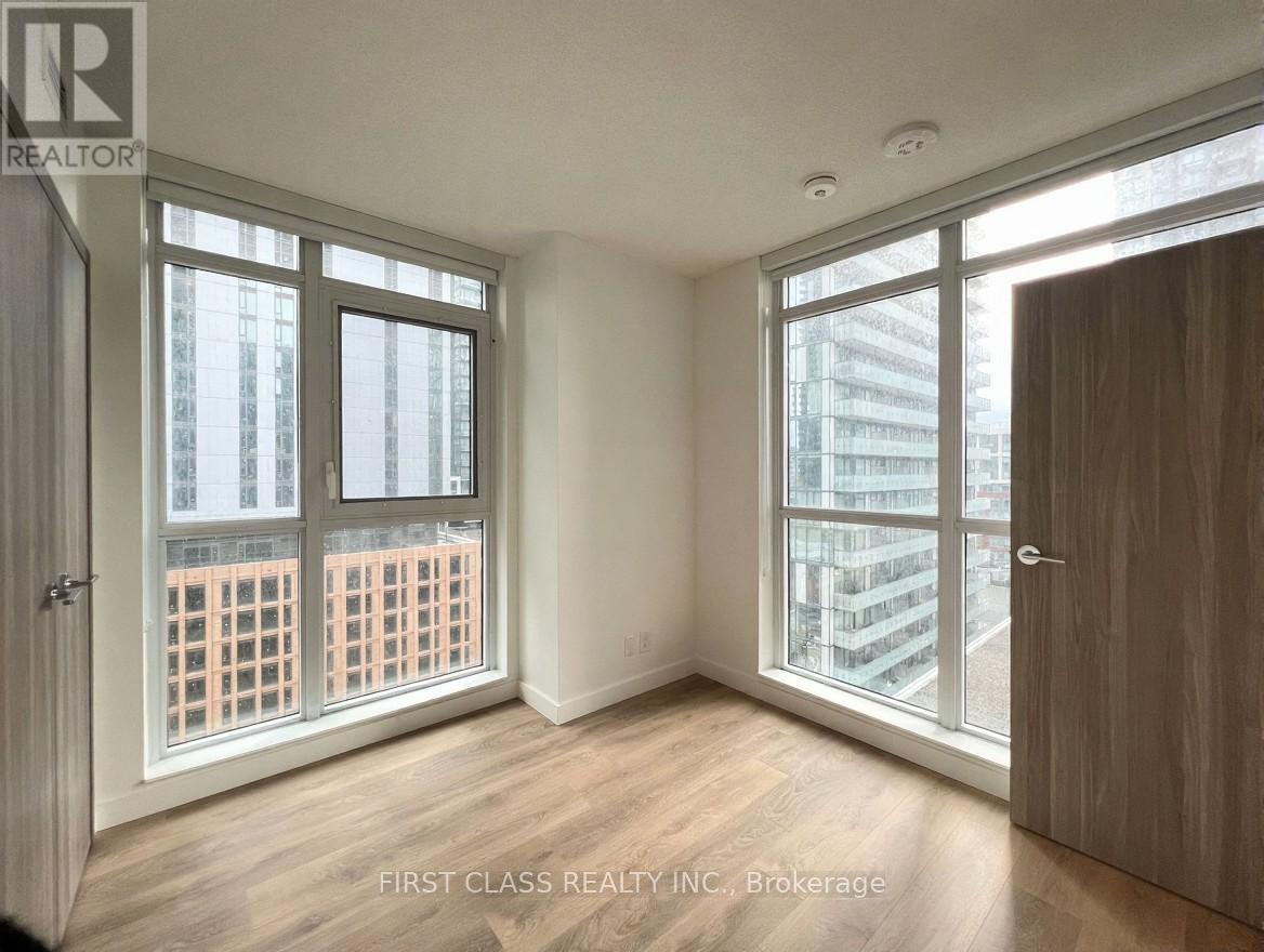 1907 - 38 Widmer Street, Toronto, Ontario  M5V 0P7 - Photo 10 - C12647350