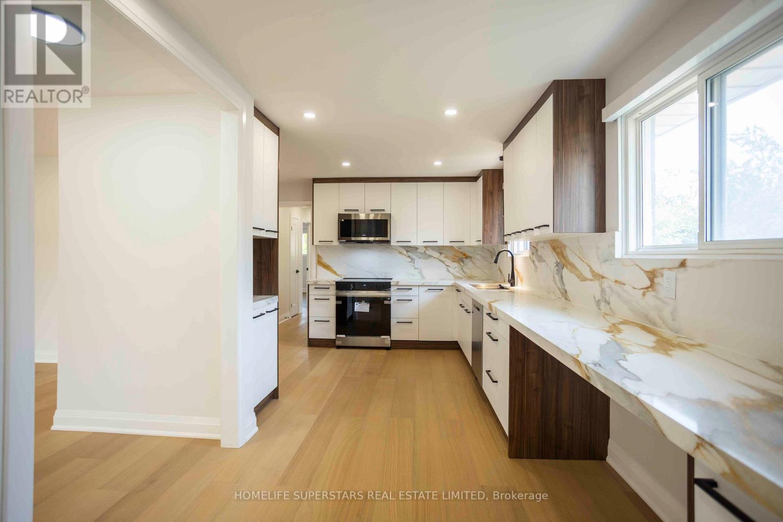 UPPER - 15 SHADEMASTER COURT, Toronto, Ontario