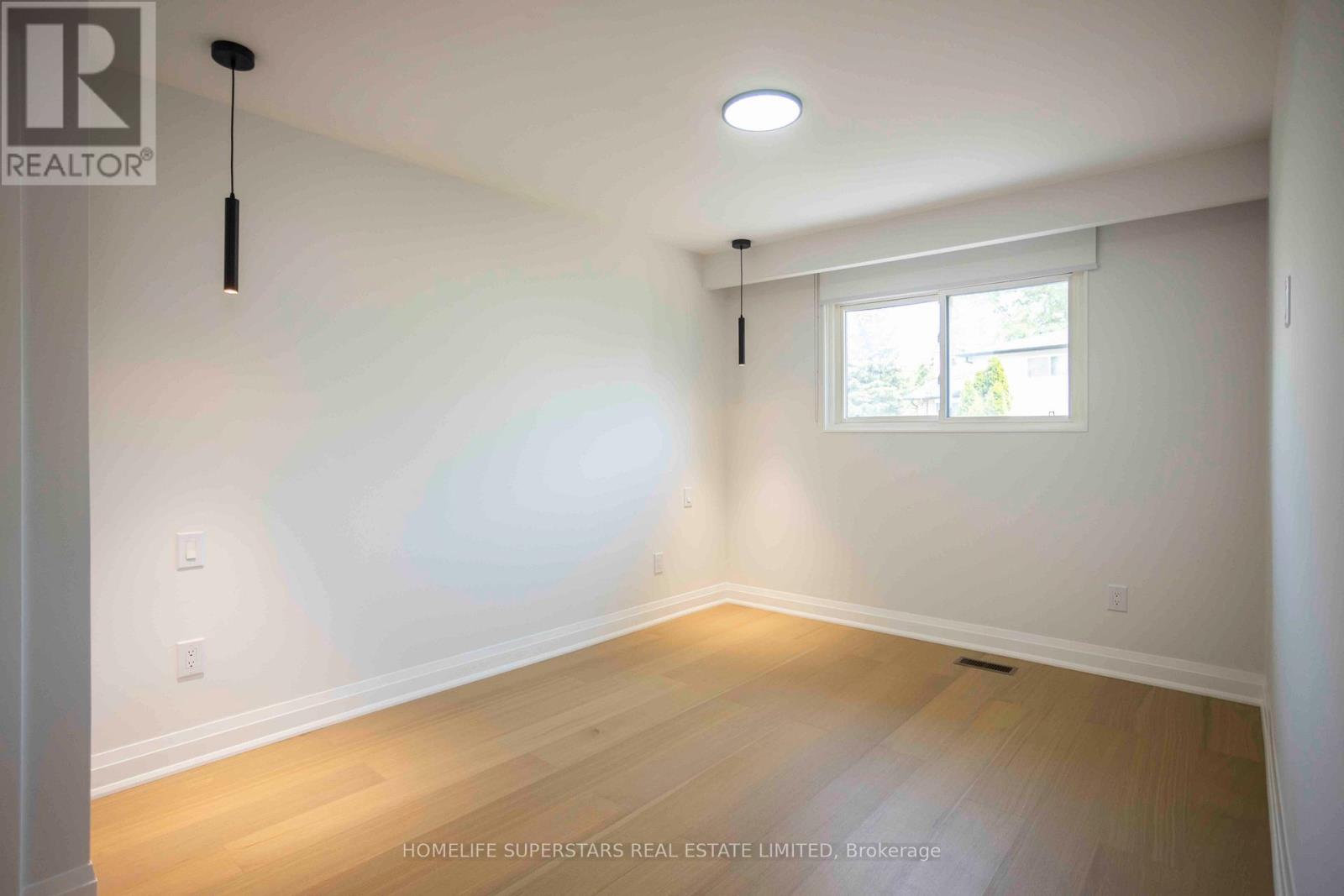 Upper - 15 Shademaster Court, Toronto, Ontario  M1B 1Y5 - Photo 14 - E12647358