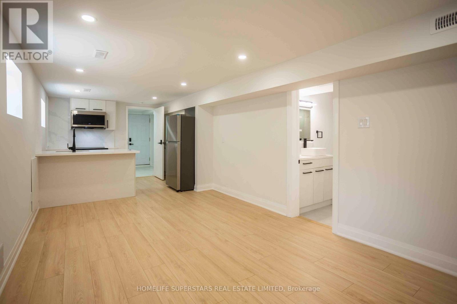 LOWER - 15 SHADEMASTER COURT, Toronto, Ontario