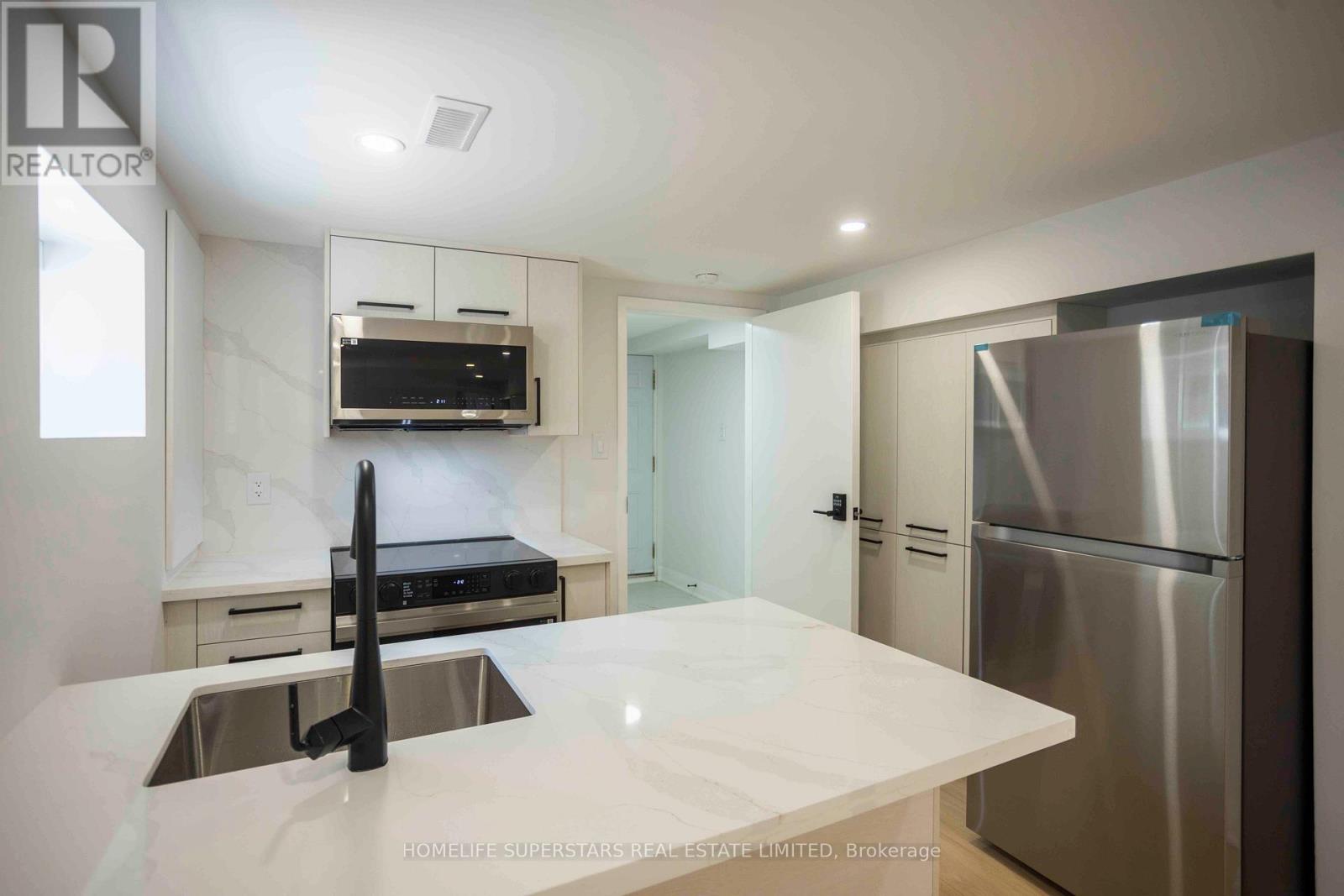 Lower - 15 Shademaster Court, Toronto, Ontario  M1B 1Y5 - Photo 2 - E12647360