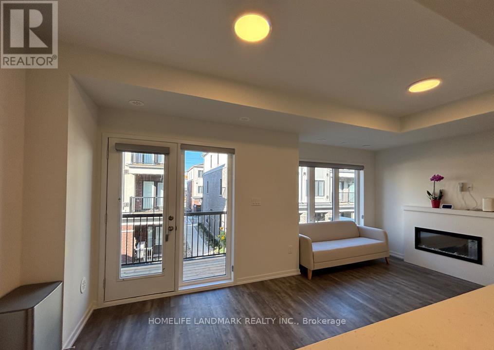 182 Matawin Lane, Richmond Hill, Ontario  L4B 3X9 - Photo 2 - N12647348