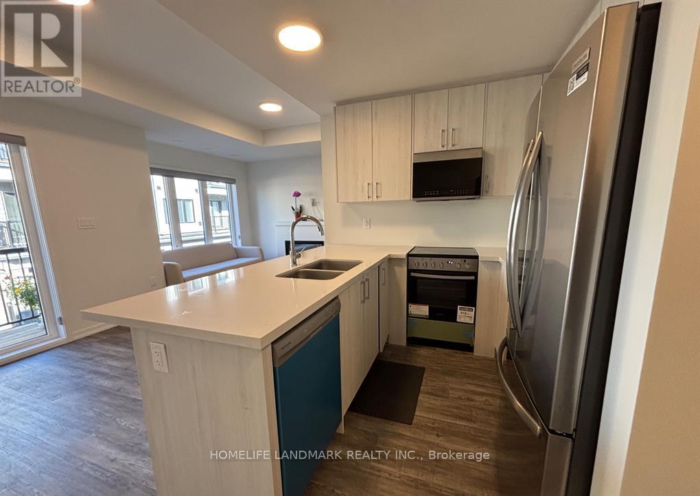 182 Matawin Lane, Richmond Hill, Ontario  L4B 3X9 - Photo 4 - N12647348