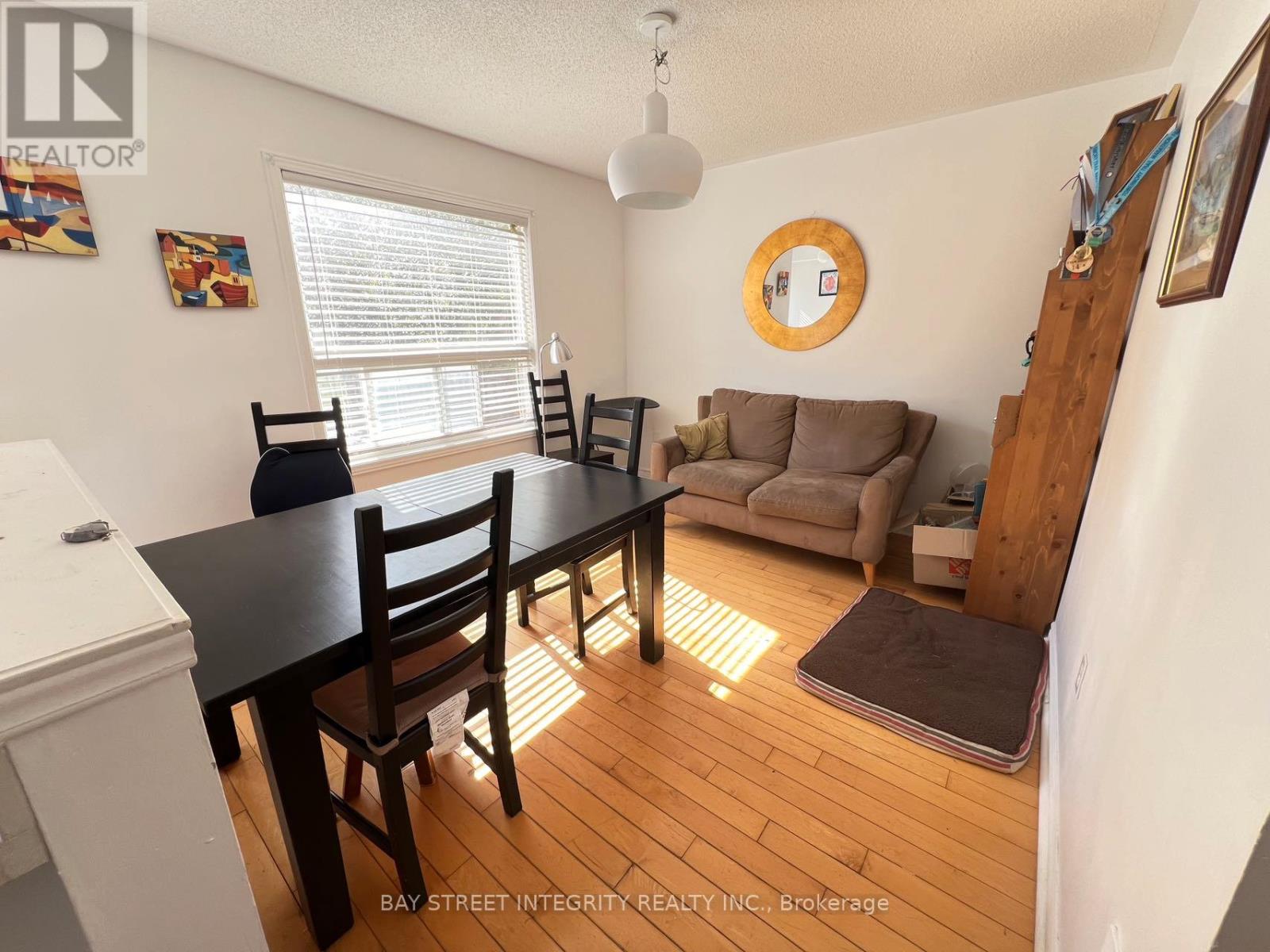 147 Nahanni Drive, Richmond Hill, Ontario  L4B 4M1 - Photo 4 - N12647354