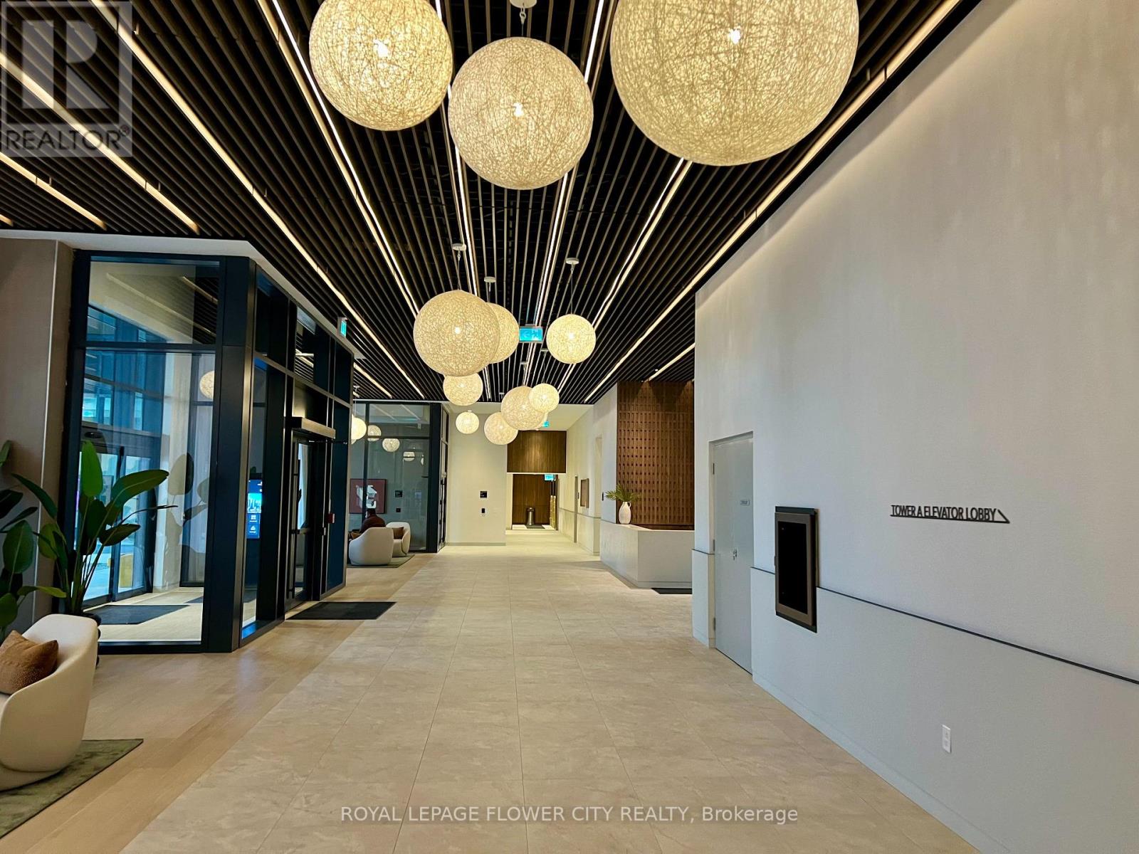 724 - 15 Skyridge Drive, Brampton, Ontario  L6P 4S3 - Photo 2 - W12646926