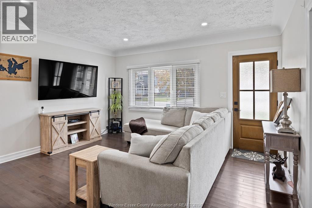 210 Pierre Avenue, Lakeshore, Ontario  N0R 1C0 - Photo 5 - 25027598