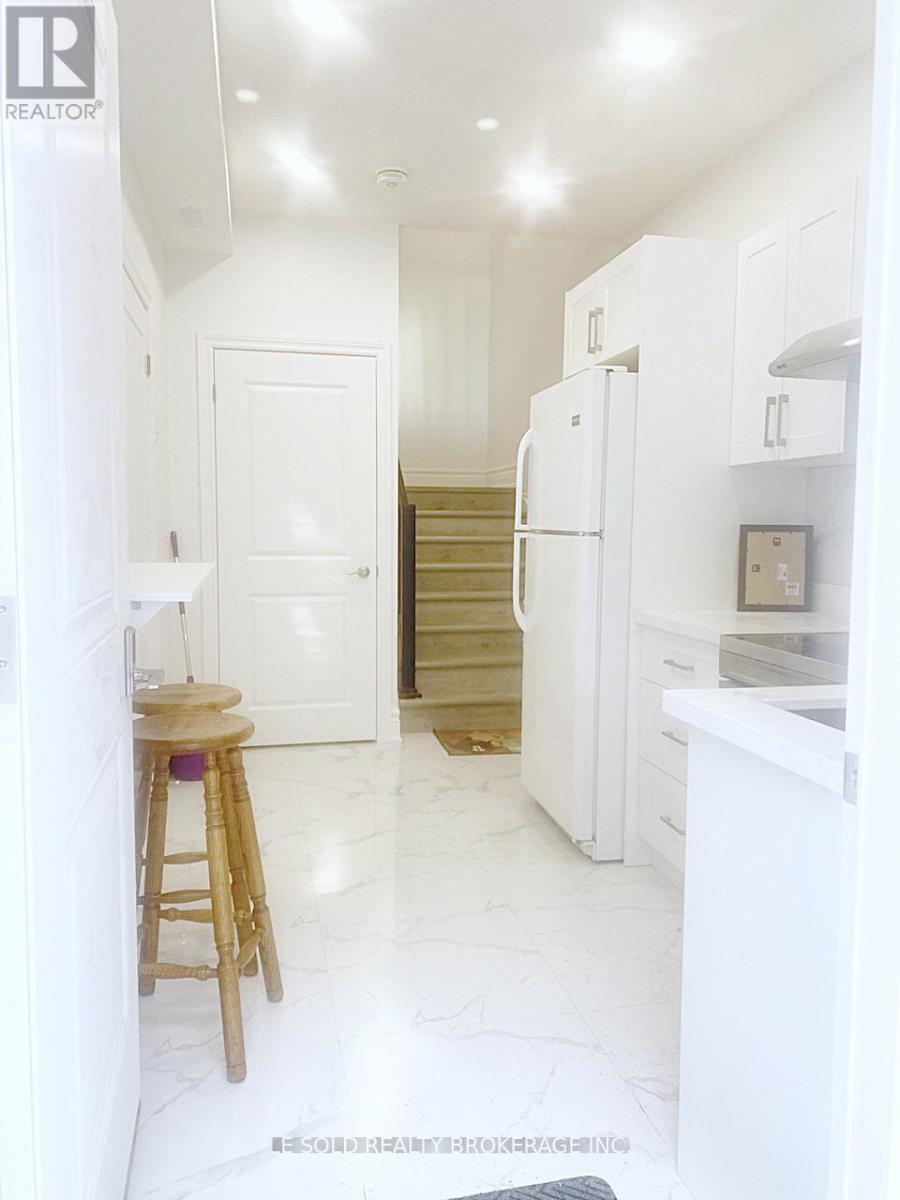 Room L101 - 81 Hallam Street, Toronto, Ontario  M6H 1W7 - Photo 2 - W12631826