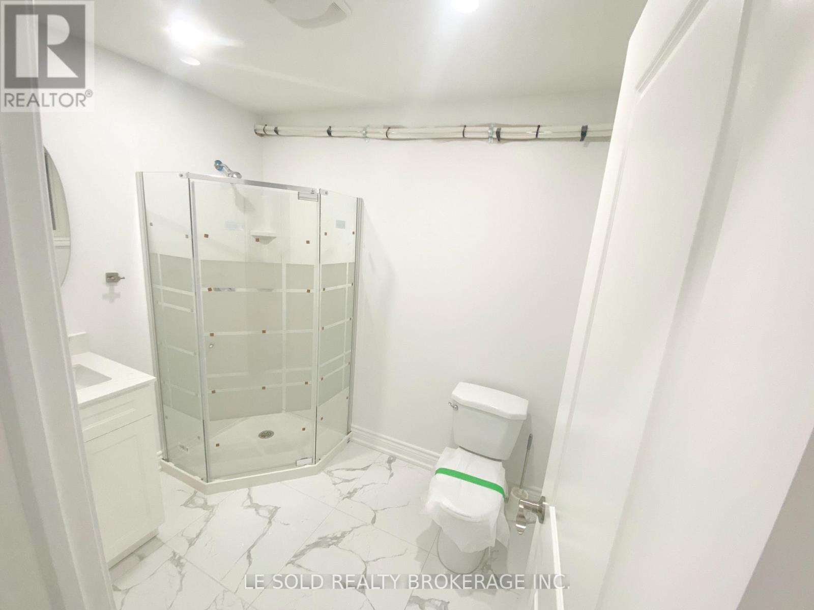 Room L101 - 81 Hallam Street, Toronto, Ontario  M6H 1W7 - Photo 9 - W12631826