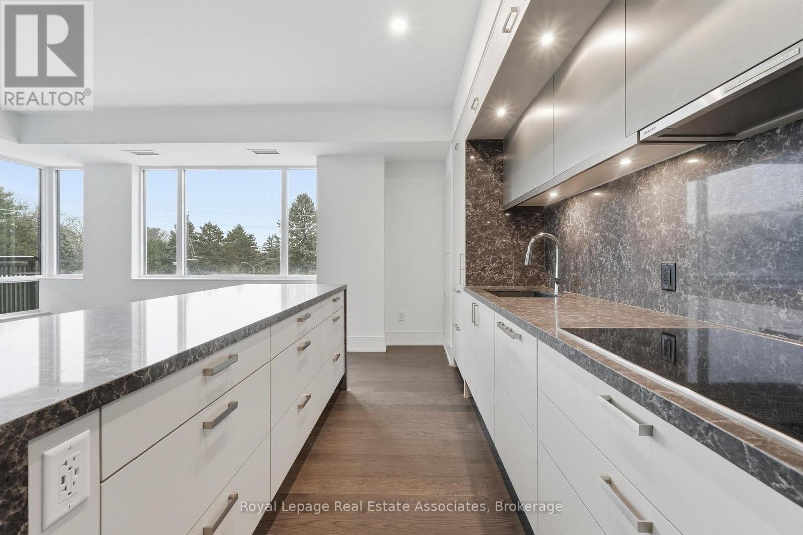 205 - 259 The Kingsway, Toronto, Ontario  M9A 0G2 - Photo 11 - W12647364