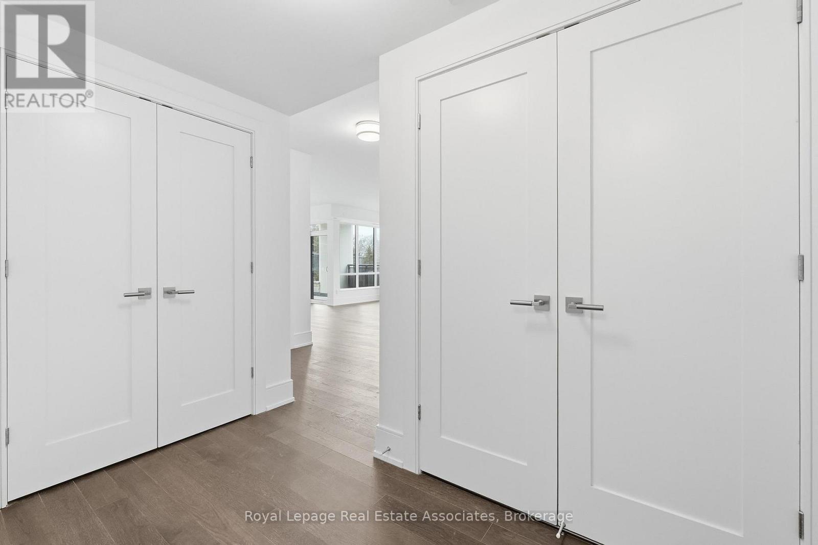 205 - 259 The Kingsway, Toronto, Ontario  M9A 0G2 - Photo 2 - W12647364