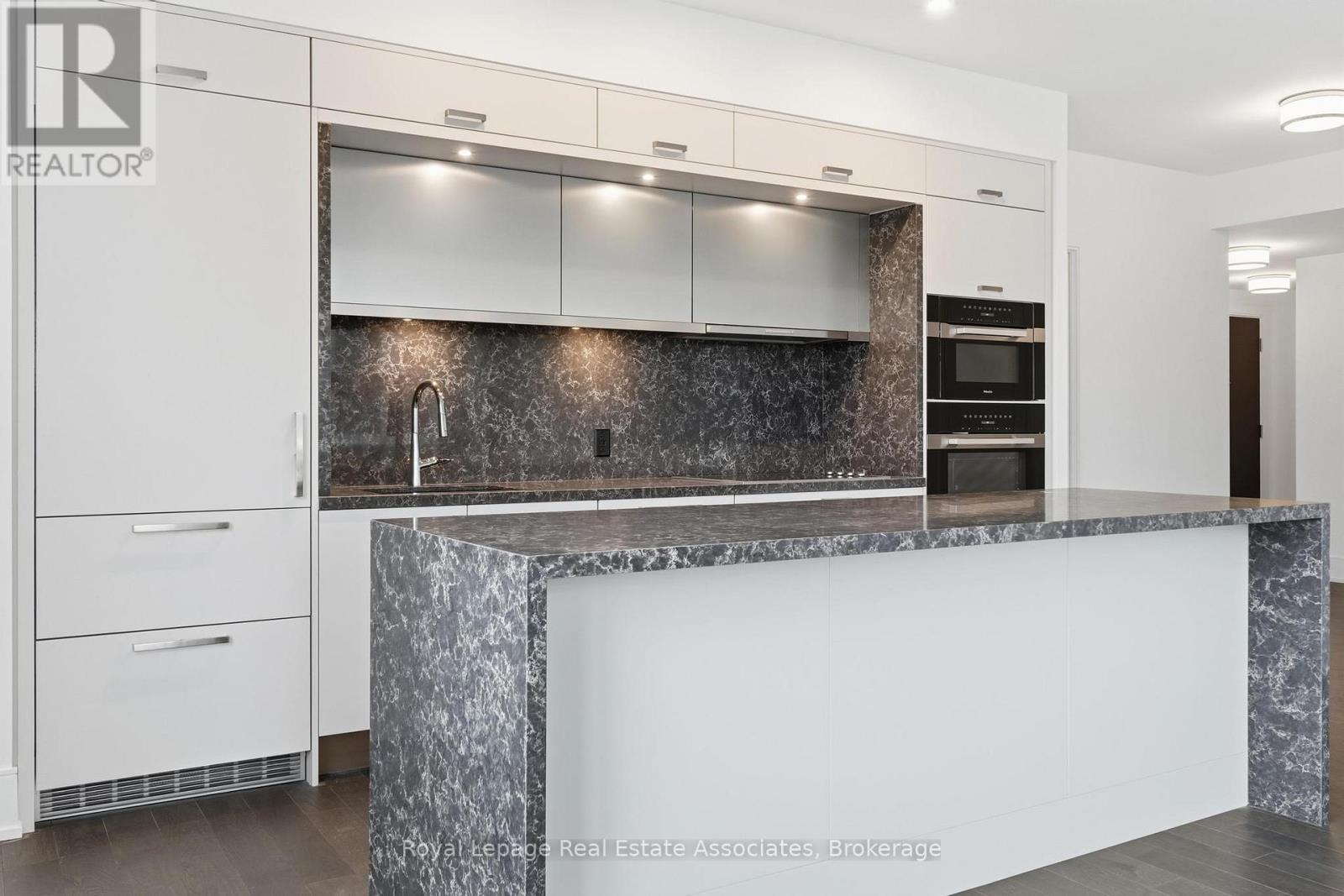 205 - 259 The Kingsway, Toronto, Ontario  M9A 0G2 - Photo 9 - W12647364