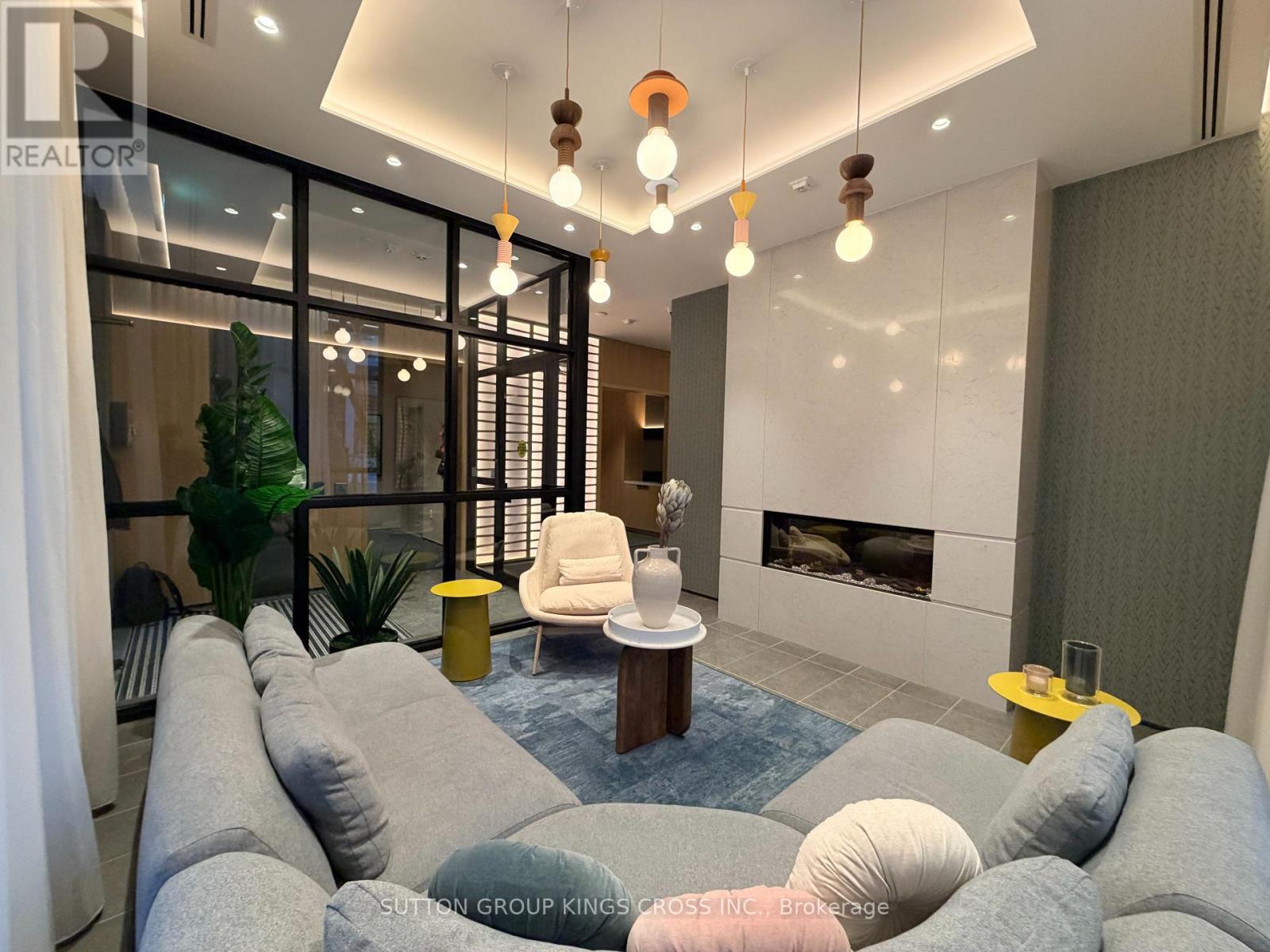 103 - 720 Whitlock Avenue, Milton, Ontario  L9E 2B5 - Photo 2 - W12647366