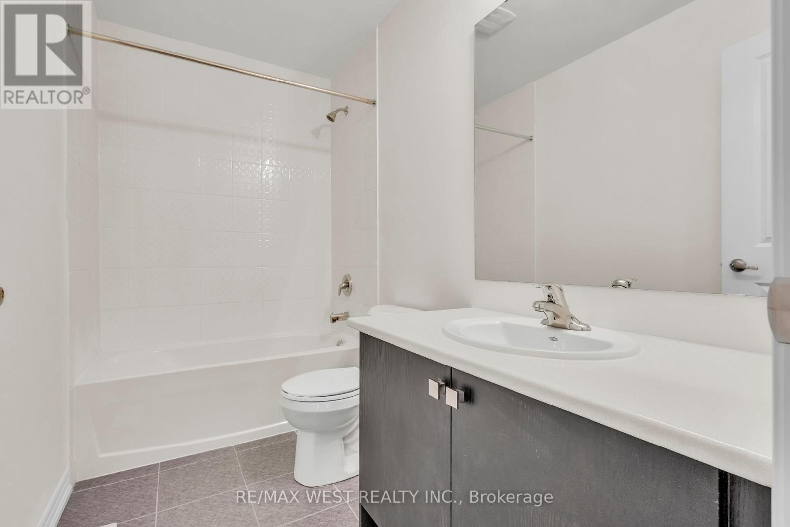 195 Terry Fox Drive, Barrie, Ontario  L9J 0C4 - Photo 22 - S12646896