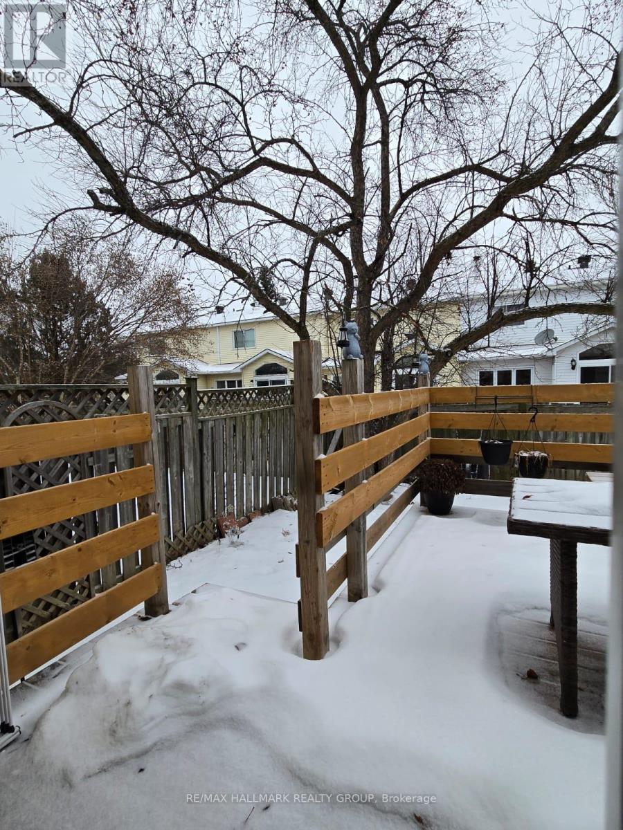 1863 Leclair Crescent, Ottawa, Ontario  K1E 3R8 - Photo 12 - X12647394