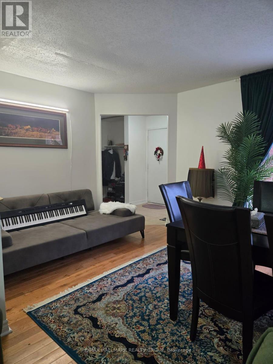 1863 Leclair Crescent, Ottawa, Ontario  K1E 3R8 - Photo 5 - X12647394