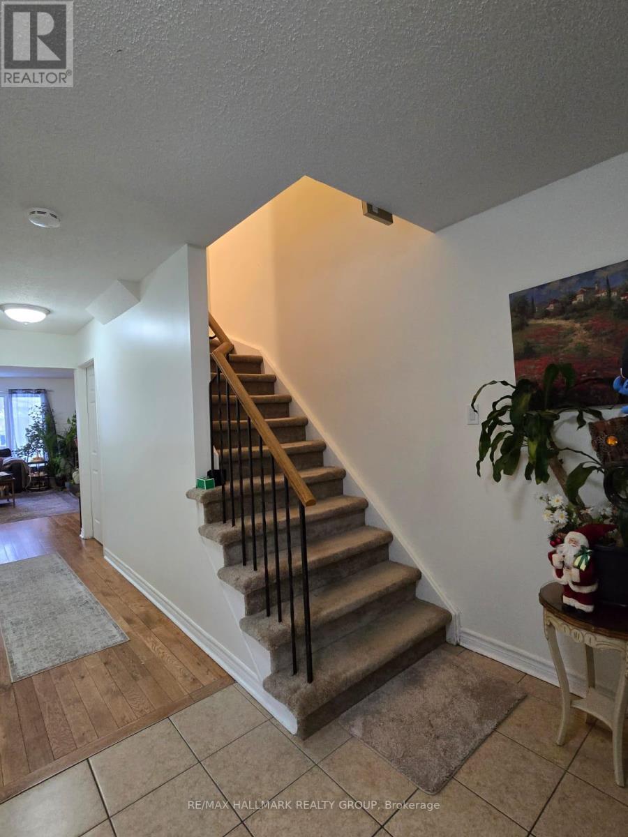 1863 Leclair Crescent, Ottawa, Ontario  K1E 3R8 - Photo 6 - X12647394