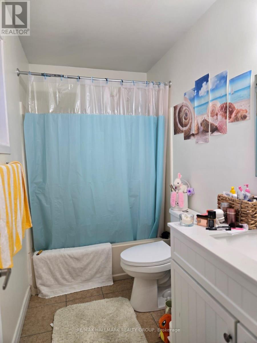 1863 Leclair Crescent, Ottawa, Ontario  K1E 3R8 - Photo 8 - X12647394