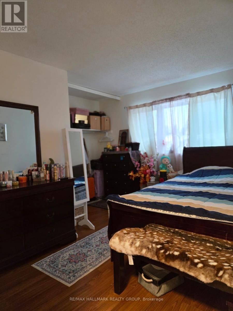 1863 Leclair Crescent, Ottawa, Ontario  K1E 3R8 - Photo 9 - X12647394