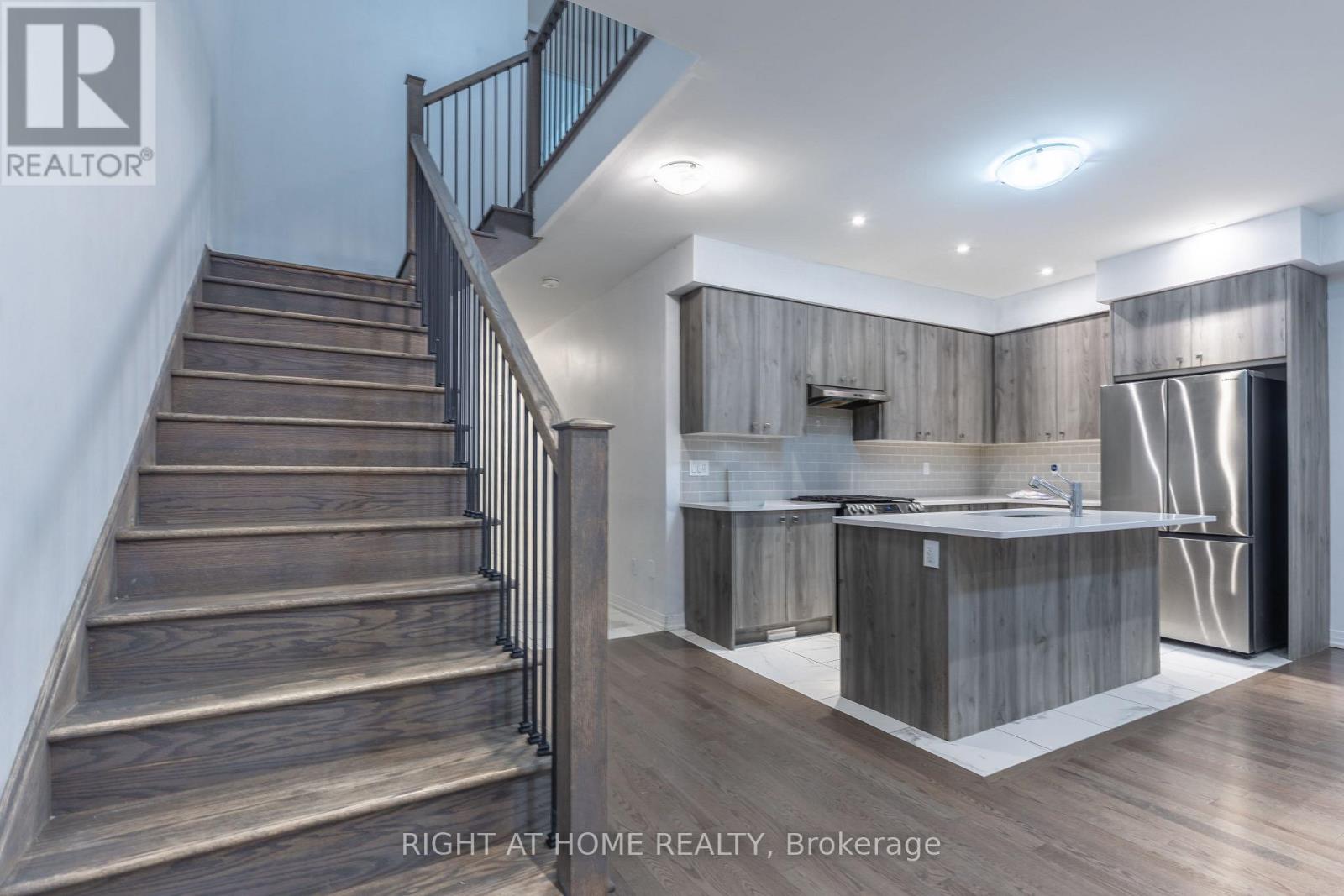 110 Yale Drive, Hamilton, Ontario  L0R 1W0 - Photo 14 - X12460074