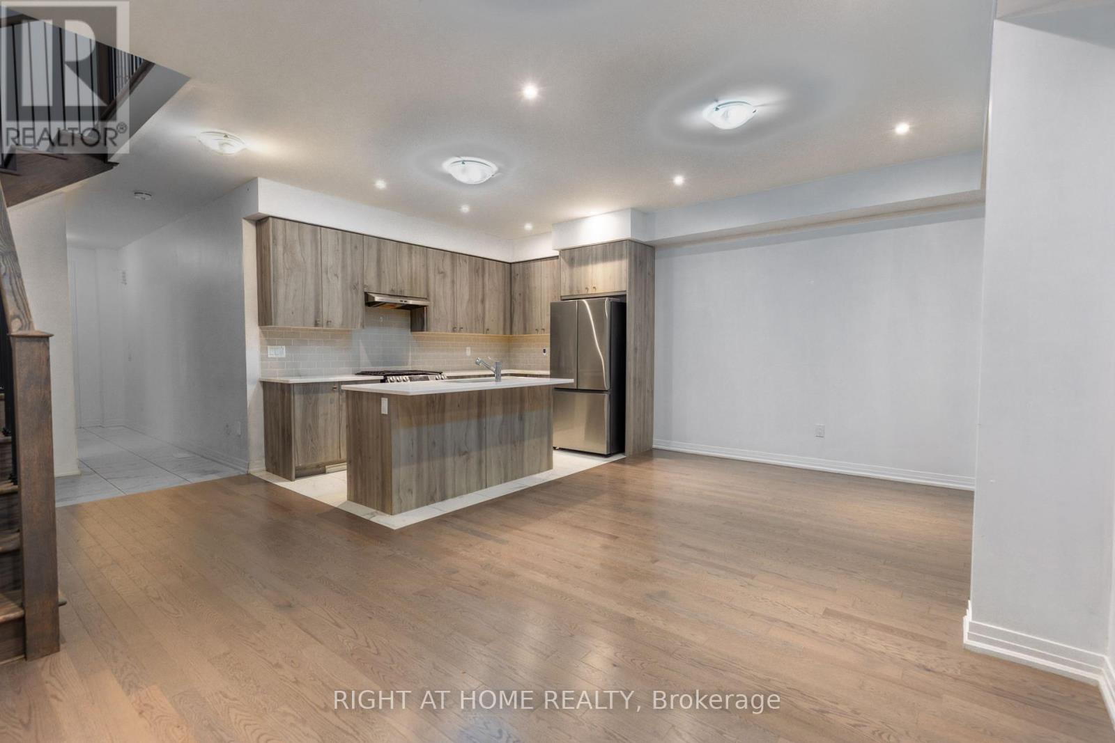 110 Yale Drive, Hamilton, Ontario  L0R 1W0 - Photo 12 - X12460074