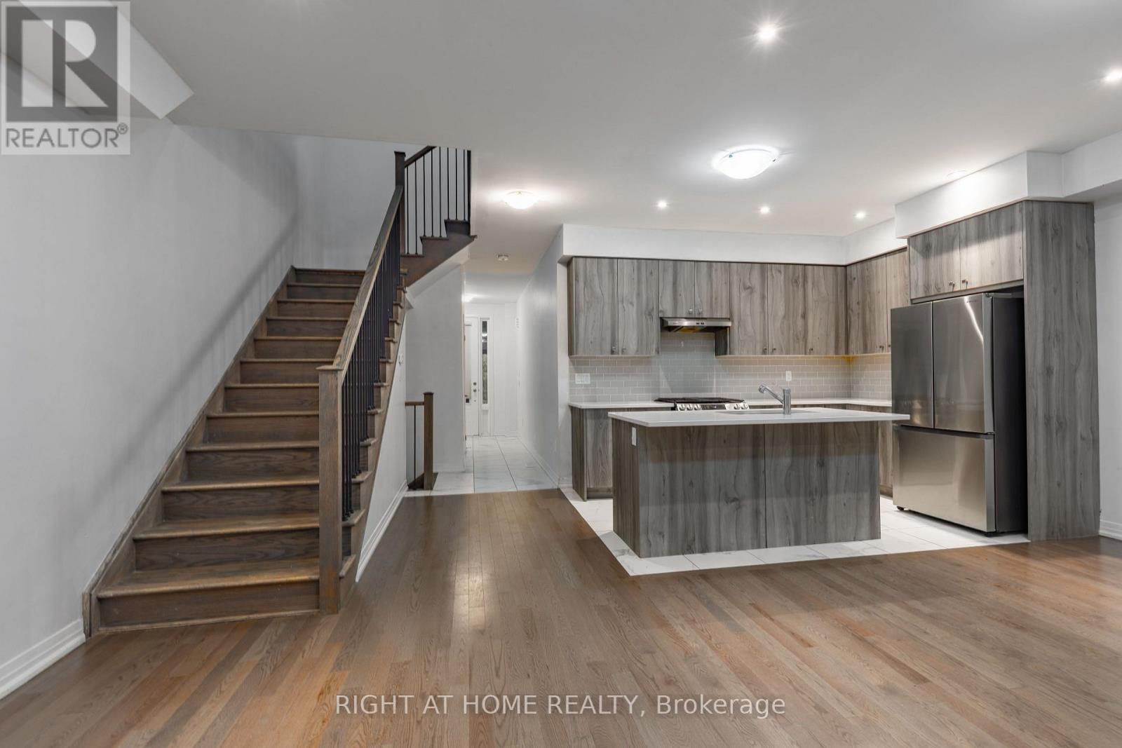 110 Yale Drive, Hamilton, Ontario  L0R 1W0 - Photo 11 - X12460074