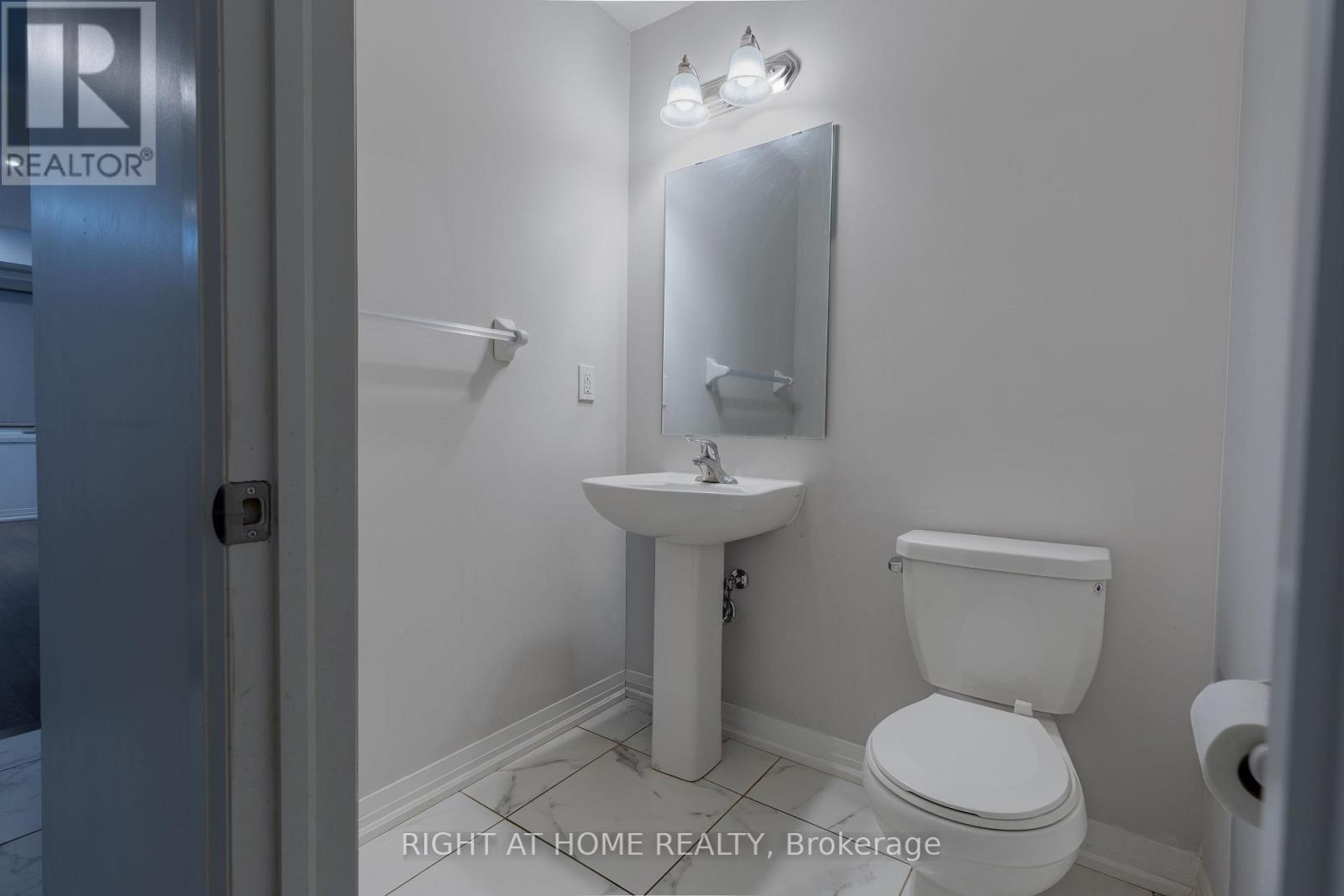 110 Yale Drive, Hamilton, Ontario  L0R 1W0 - Photo 10 - X12460074