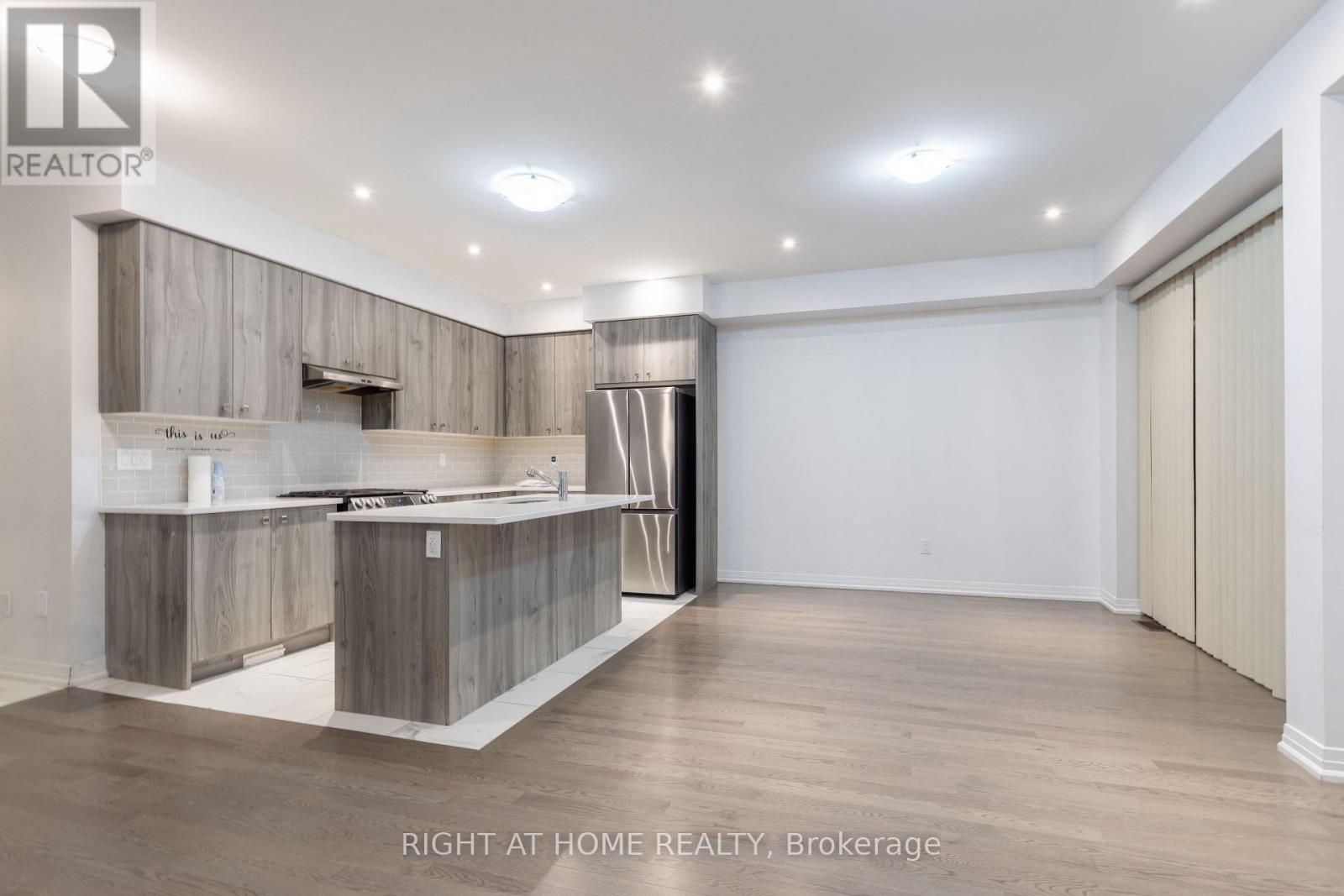 110 Yale Drive, Hamilton, Ontario  L0R 1W0 - Photo 15 - X12460074