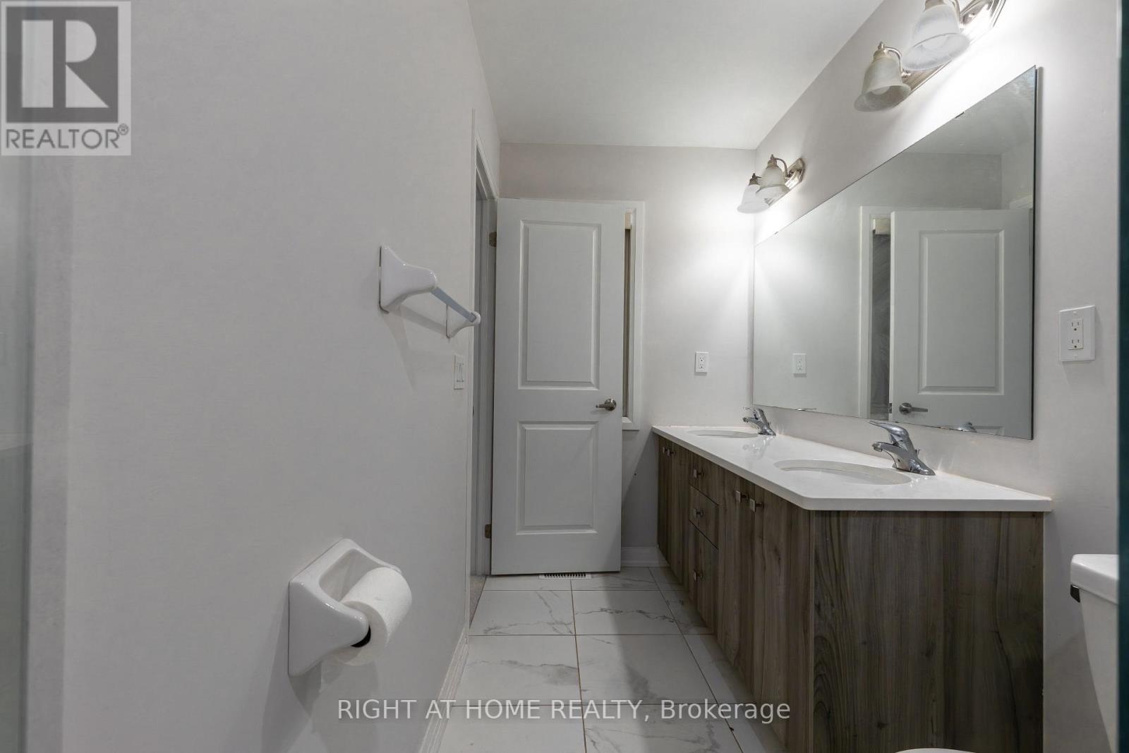 110 Yale Drive, Hamilton, Ontario  L0R 1W0 - Photo 23 - X12460074