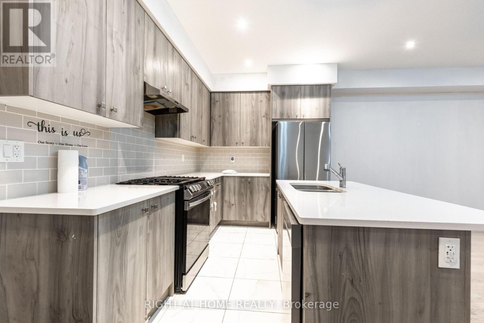 110 Yale Drive, Hamilton, Ontario  L0R 1W0 - Photo 6 - X12460074