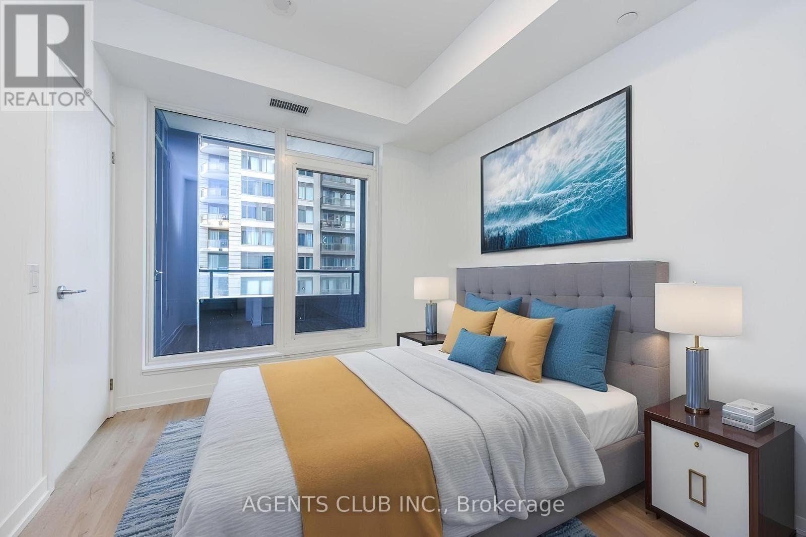 1405 - 395 Square One Drive, Mississauga, Ontario  L5B 0P6 - Photo 4 - W12647392