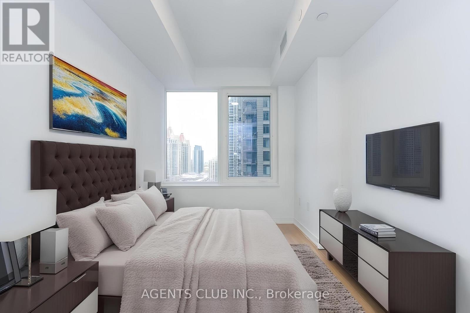 1405 - 395 Square One Drive, Mississauga, Ontario  L5B 0P6 - Photo 6 - W12647392