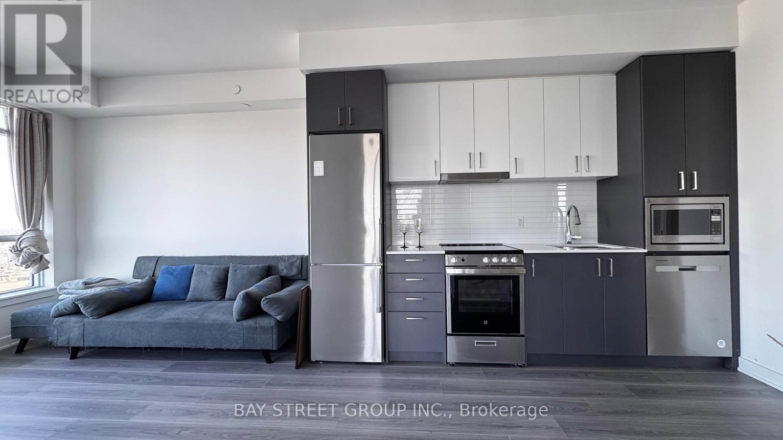 1008 - 50 Upper Mall Way, Vaughan, Ontario  L4J 0L8 - Photo 3 - N12647406