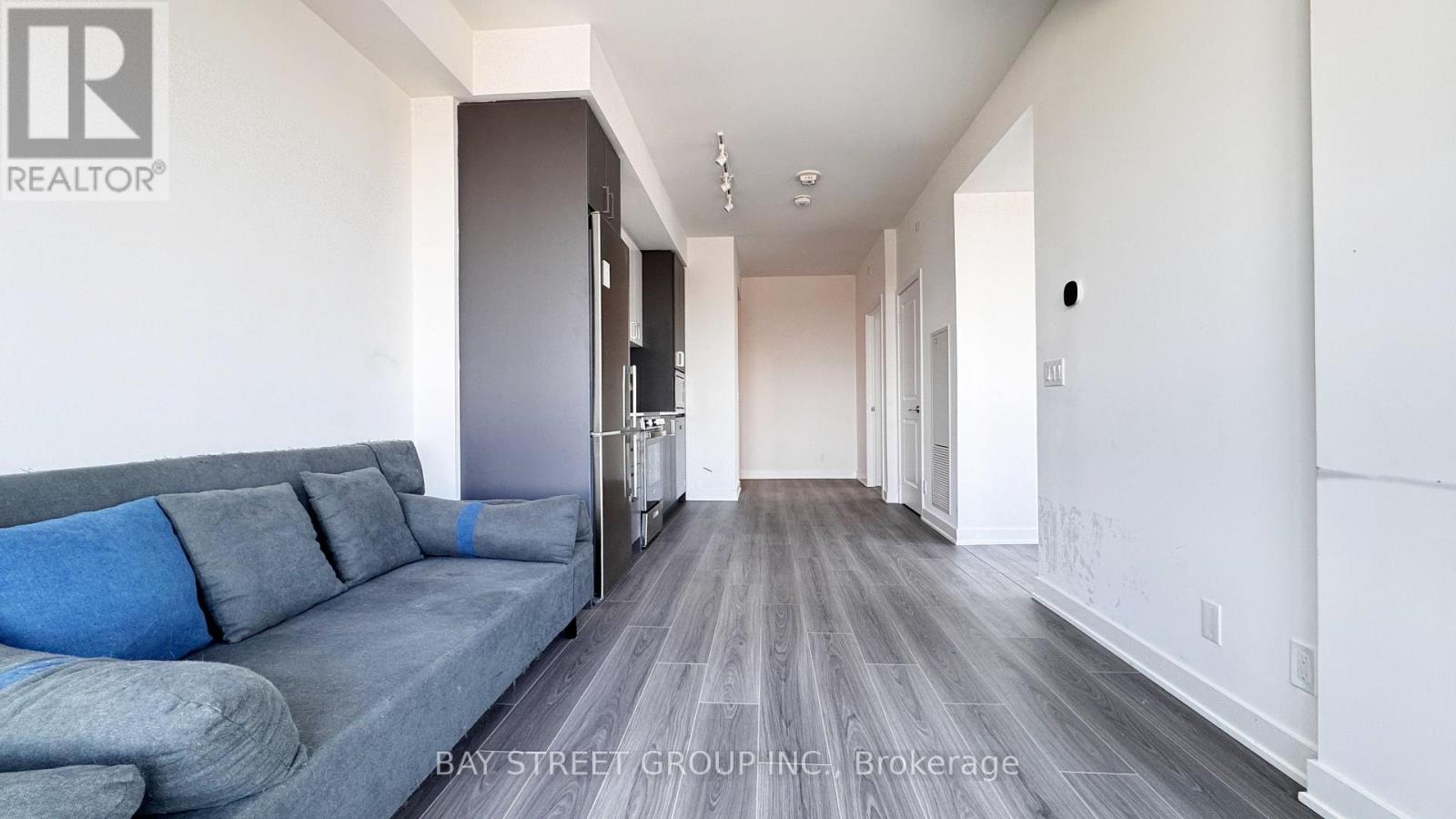 1008 - 50 Upper Mall Way, Vaughan, Ontario  L4J 0L8 - Photo 4 - N12647406