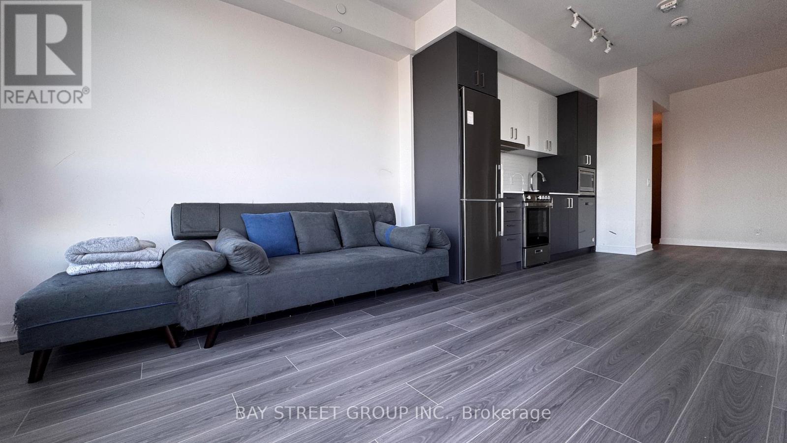 1008 - 50 Upper Mall Way, Vaughan, Ontario  L4J 0L8 - Photo 5 - N12647406