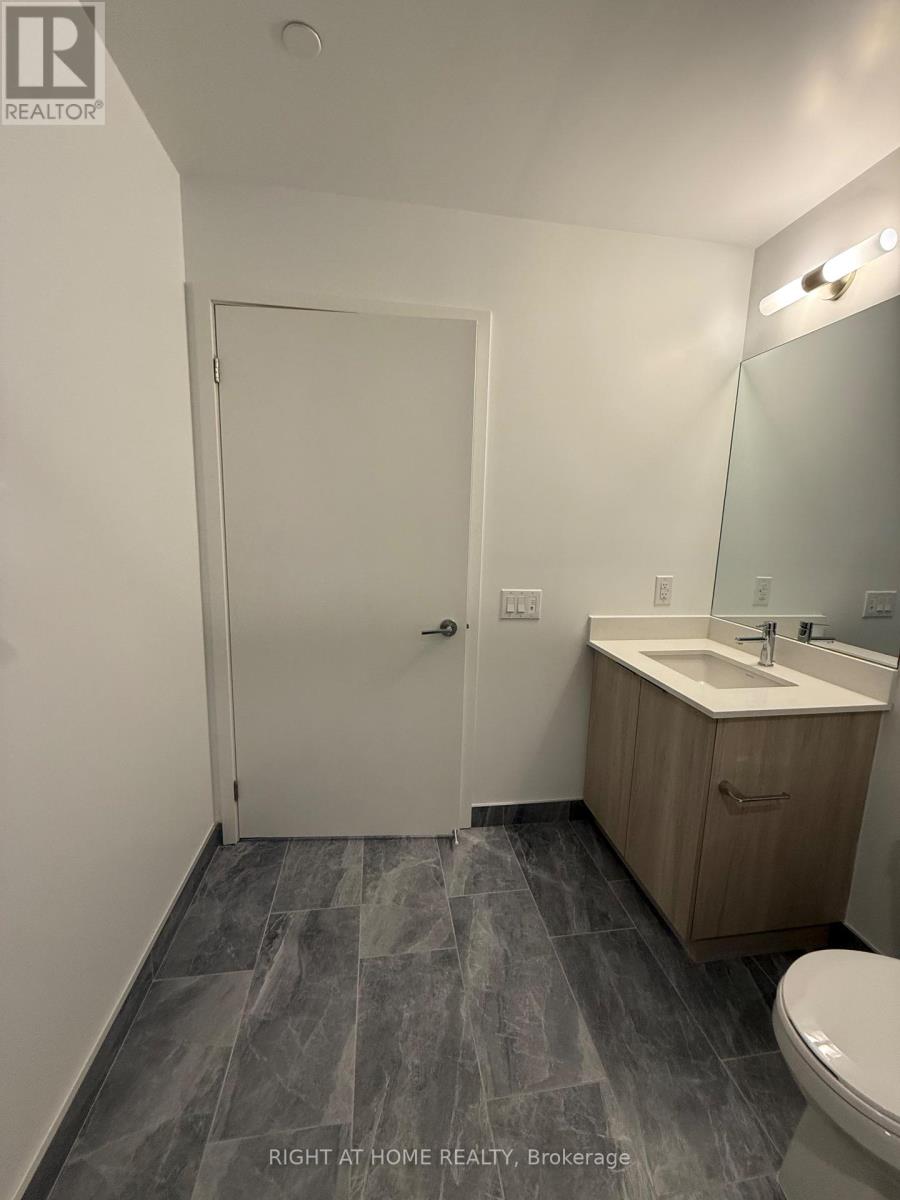 3912 - 395 Square One Drive, Mississauga, Ontario  L5B 0P6 - Photo 12 - W12647400