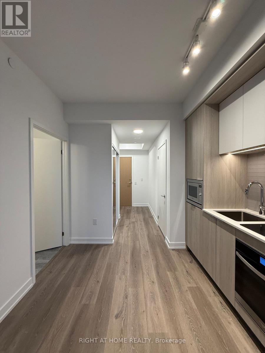 3912 - 395 Square One Drive, Mississauga, Ontario  L5B 0P6 - Photo 13 - W12647400