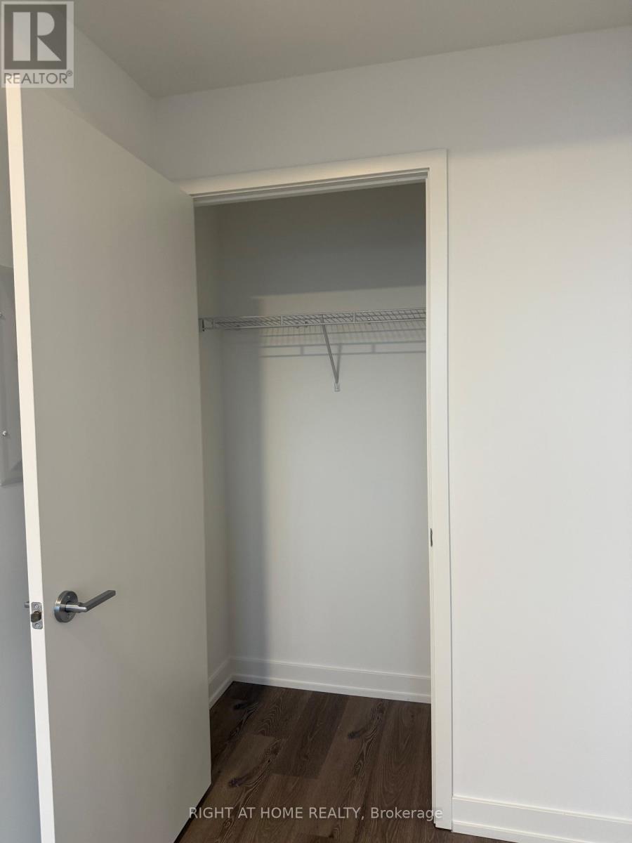 3912 - 395 Square One Drive, Mississauga, Ontario  L5B 0P6 - Photo 19 - W12647400