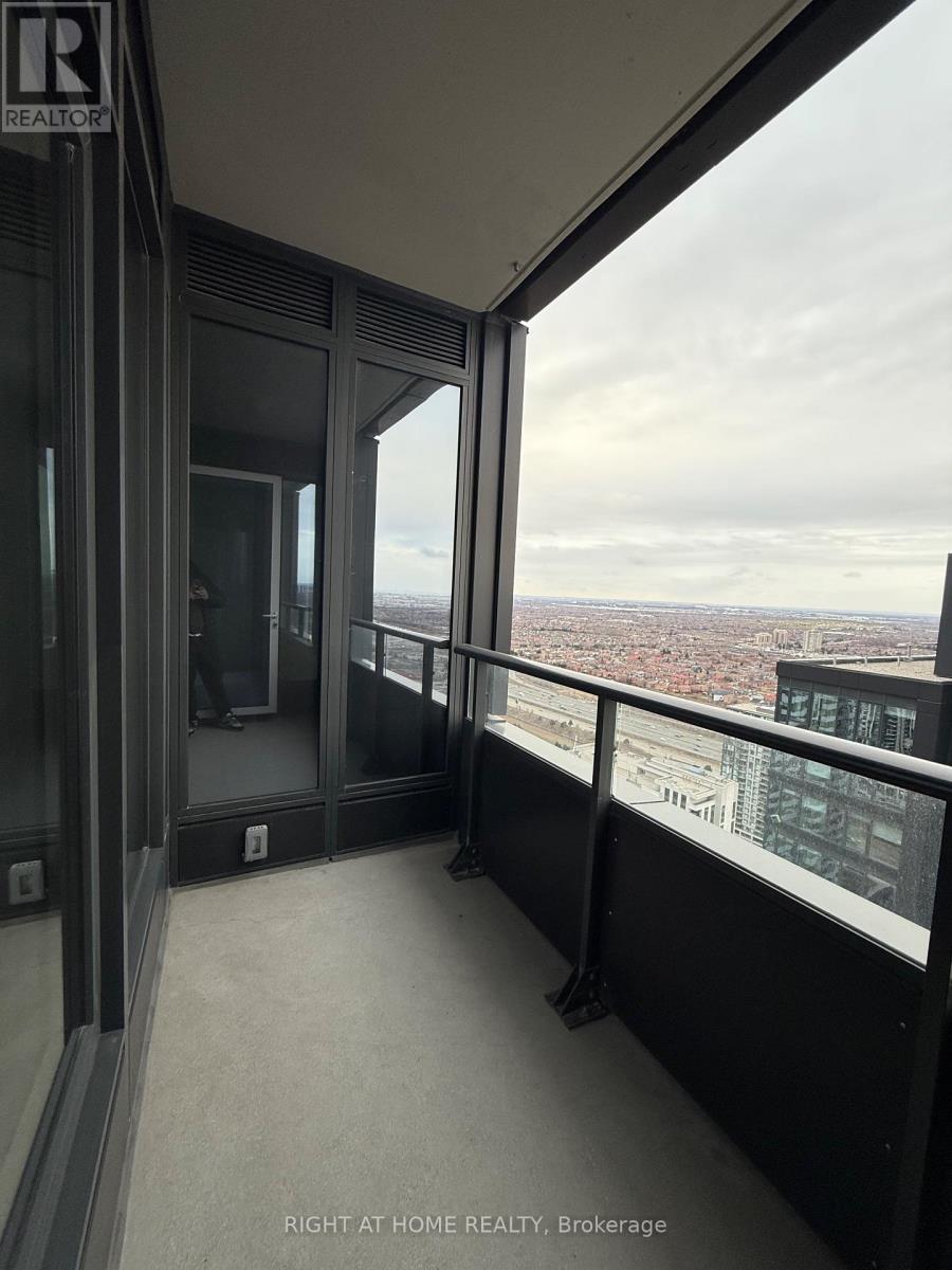 3912 - 395 Square One Drive, Mississauga, Ontario  L5B 0P6 - Photo 21 - W12647400