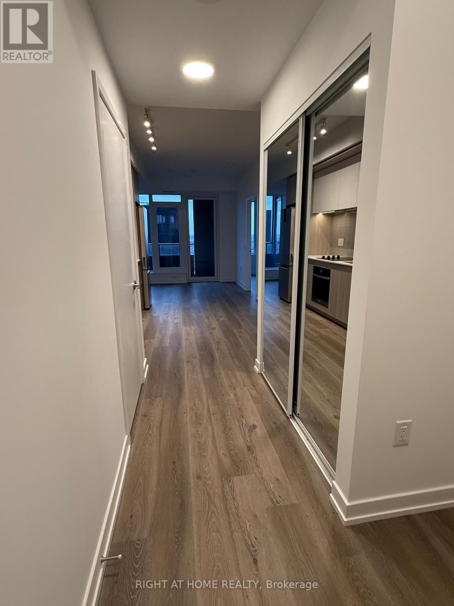 3912 - 395 Square One Drive, Mississauga, Ontario  L5B 0P6 - Photo 7 - W12647400