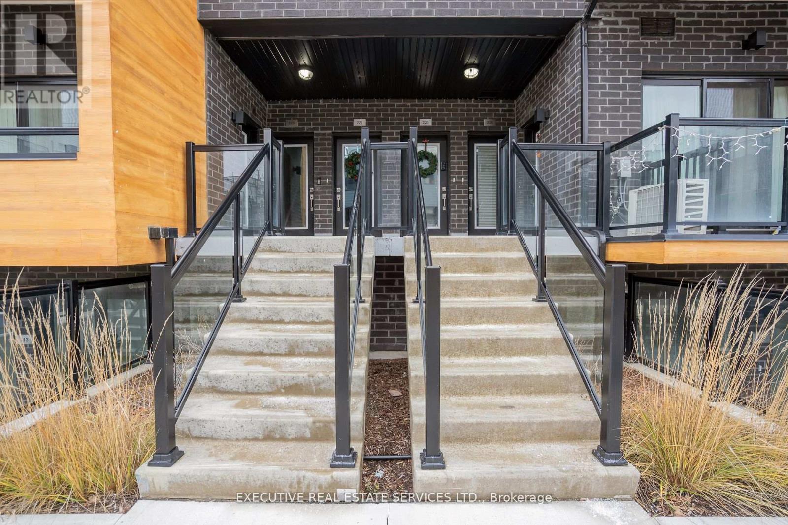 226 - 1145 Journeyman Lane, Mississauga, Ontario  L5J 0B5 - Photo 5 - W12647404