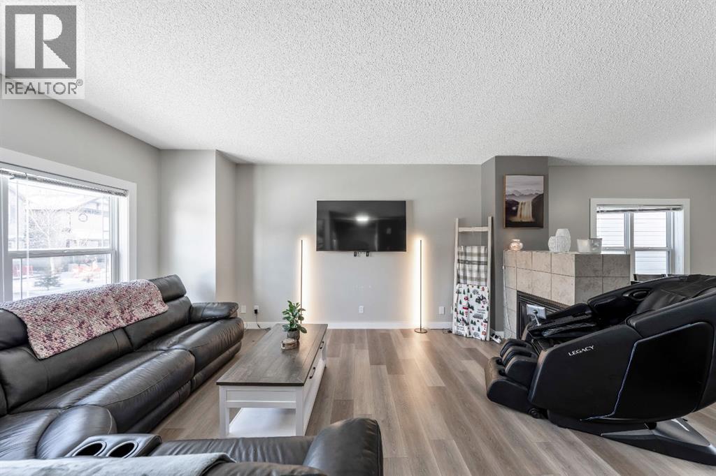 84 Cimarron Grove Close, Okotoks, Alberta  T1S 0H5 - Photo 3 - A2275647