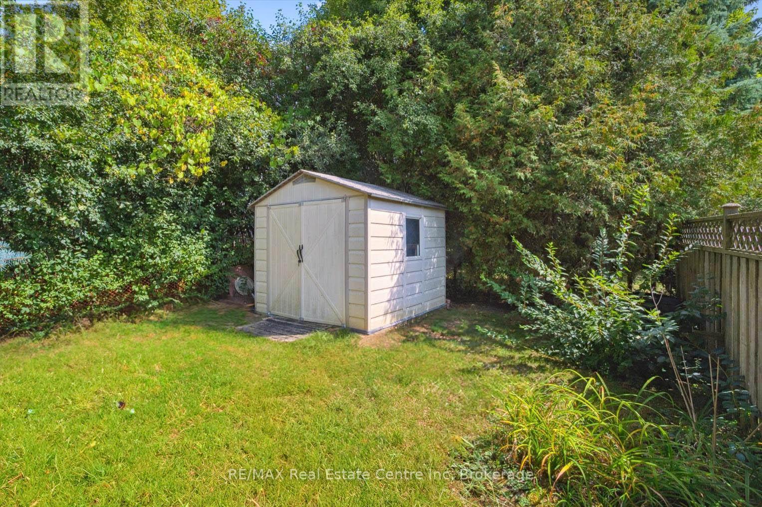 45 Chesterton Lane, Guelph (Grange Road), Ontario  N1E 6S8 - Photo 17 - X12412715