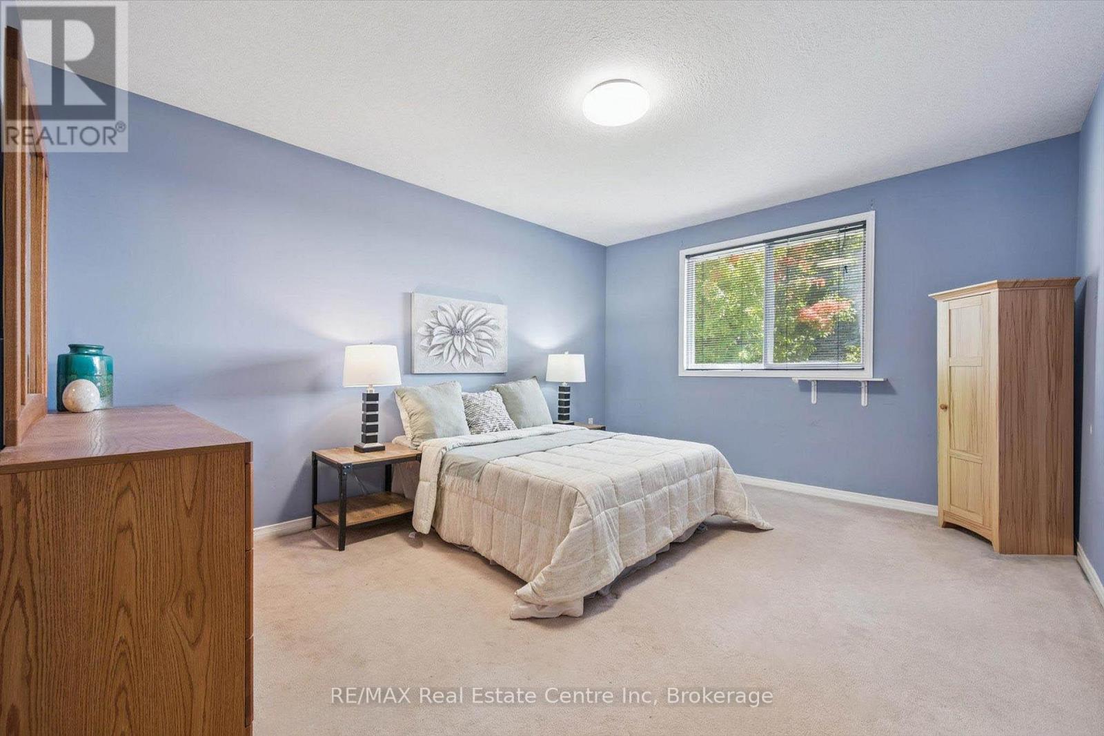 45 Chesterton Lane, Guelph (Grange Road), Ontario  N1E 6S8 - Photo 9 - X12412715