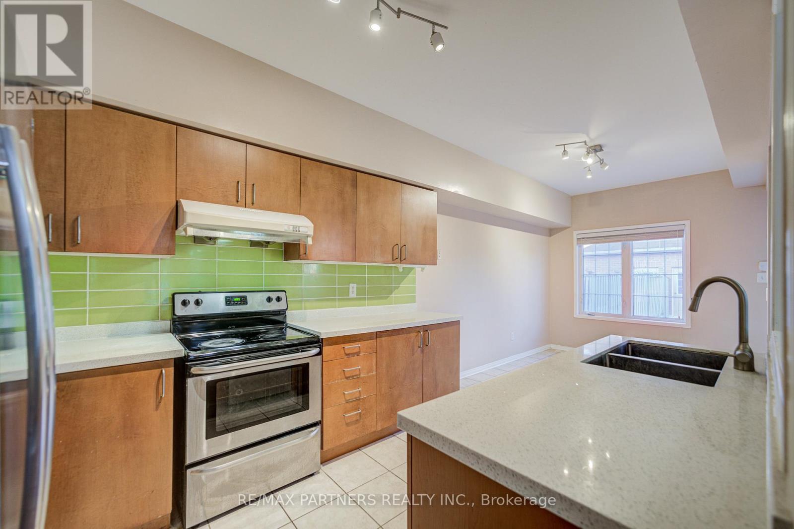 496 The Bridle Walk, Markham, Ontario  L6C 2Y3 - Photo 15 - N12647420