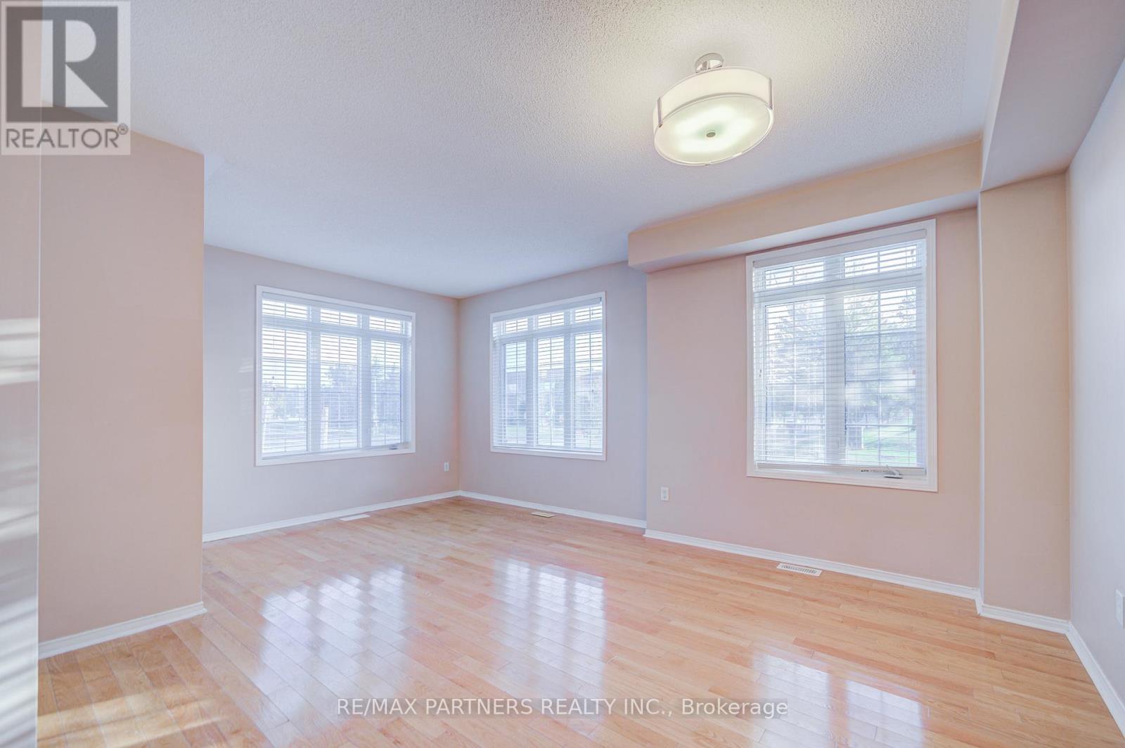 496 The Bridle Walk, Markham, Ontario  L6C 2Y3 - Photo 6 - N12647420