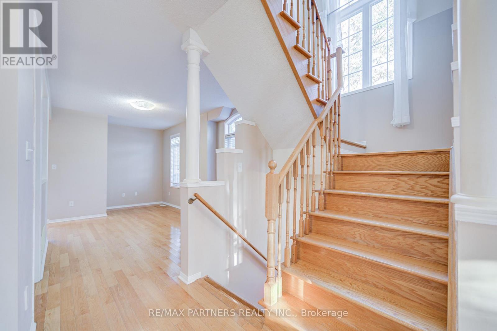 496 The Bridle Walk, Markham, Ontario  L6C 2Y3 - Photo 9 - N12647420