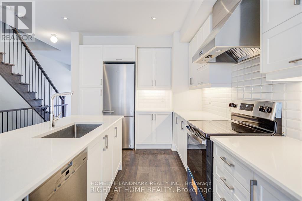 Unit 3c - 33 John Stocks Way, Markham, Ontario  L3T 0G1 - Photo 6 - N12647428