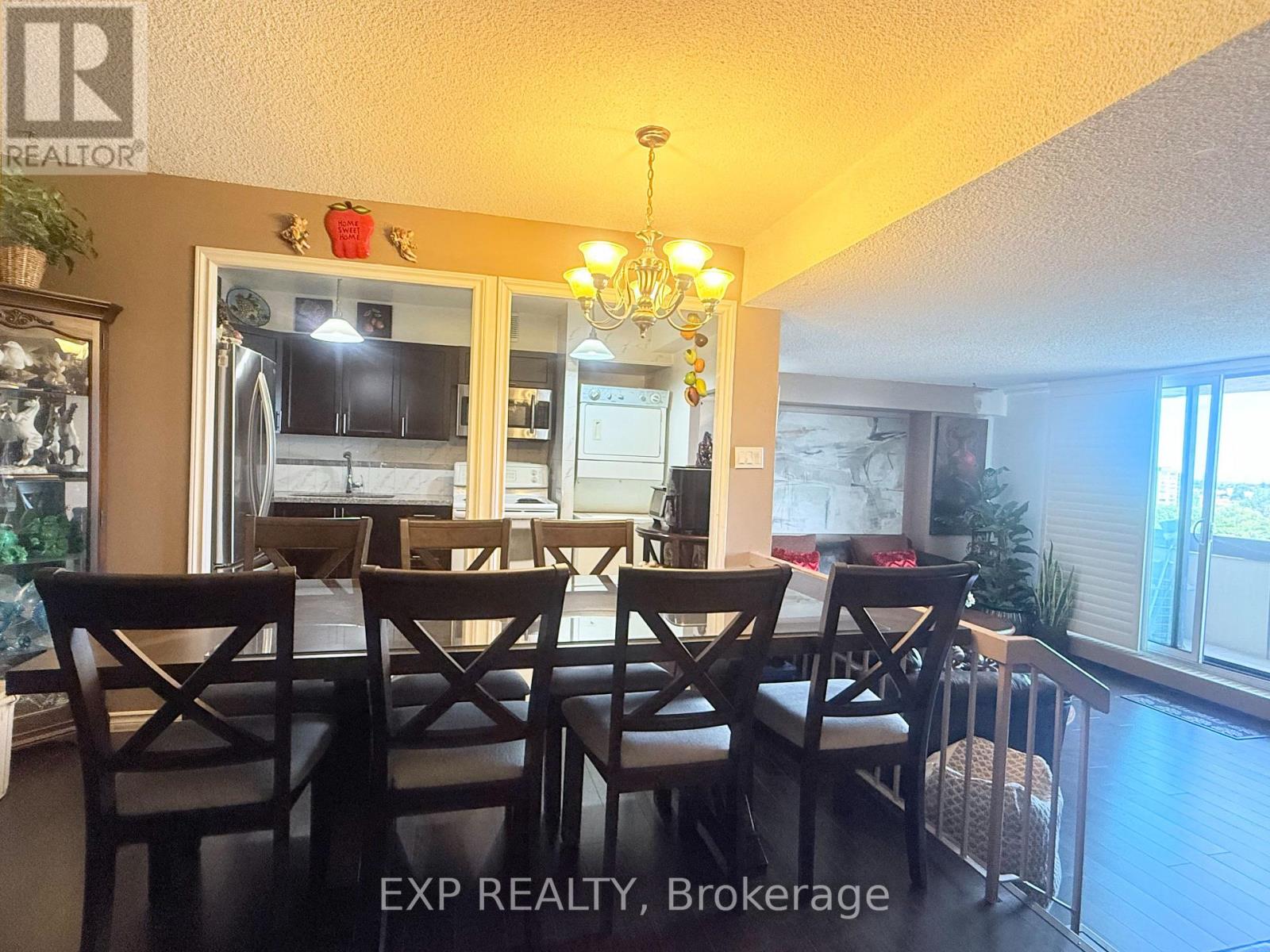 1009 - 5 San Romano Way, Toronto, Ontario  M3N 2Y4 - Photo 3 - W12647418